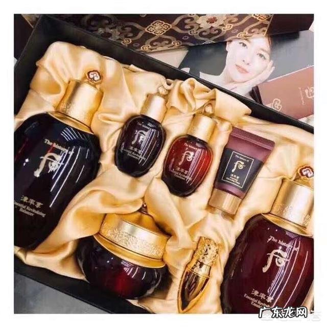 想买一套1000左右的护肤品送给媳妇，你有哪些推荐？