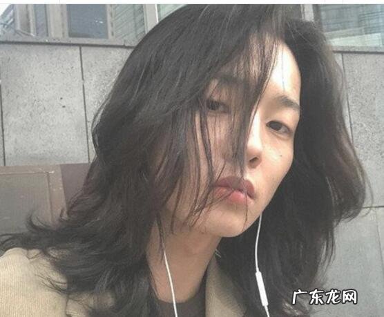 2022最新男生长发发型图片