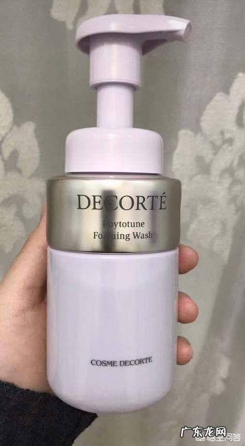 皮肤四季都会出现局部干裂的情况该怎样解决?