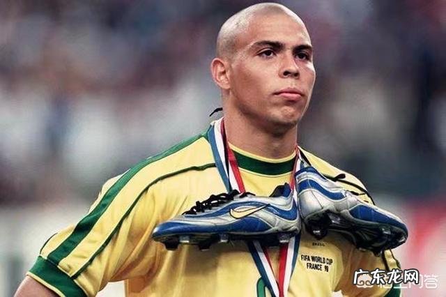 如果罗纳尔多膝盖没有受伤,小罗更加自律,他们俩会达到什么高度