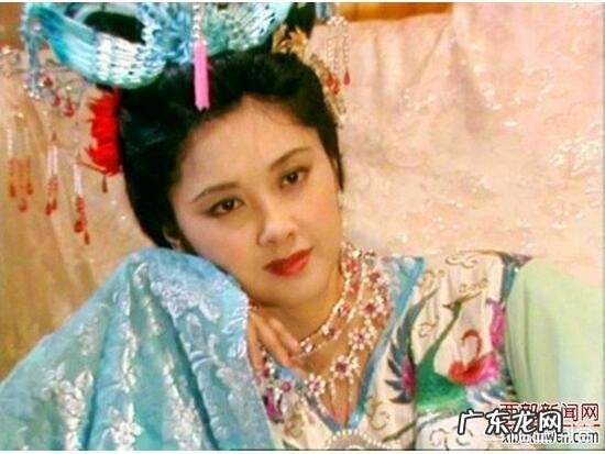 如何理解白居易的《长恨歌》一诗? 白居易一二三年ji的诗