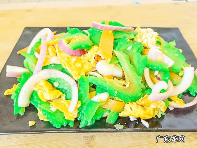 怎么生吃苦瓜才不觉得苦又不破坏苦瓜的营养?