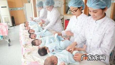 婴儿只认准一个人抱,怎么办?