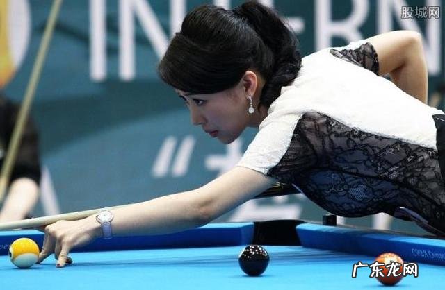 为什么花滑“小花”李子君会在22岁巅峰期宣布退役？