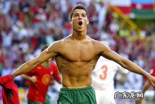 为什么花滑“小花”李子君会在22岁巅峰期宣布退役？