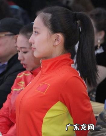 为什么花滑“小花”李子君会在22岁巅峰期宣布退役？