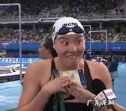 为什么花滑“小花”李子君会在22岁巅峰期宣布退役？