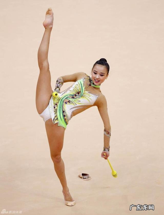 为什么花滑“小花”李子君会在22岁巅峰期宣布退役?