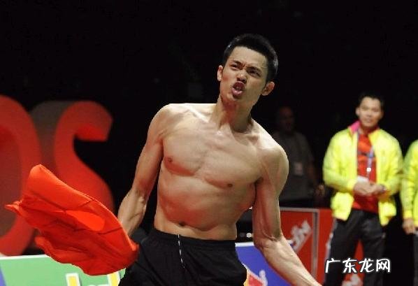 为什么花滑“小花”李子君会在22岁巅峰期宣布退役？