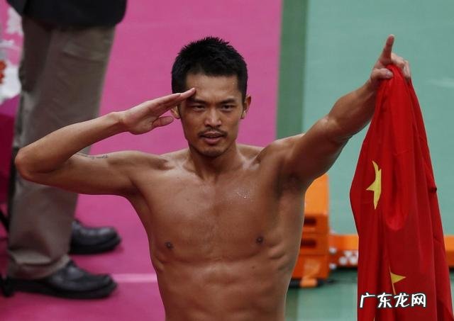 为什么花滑“小花”李子君会在22岁巅峰期宣布退役？