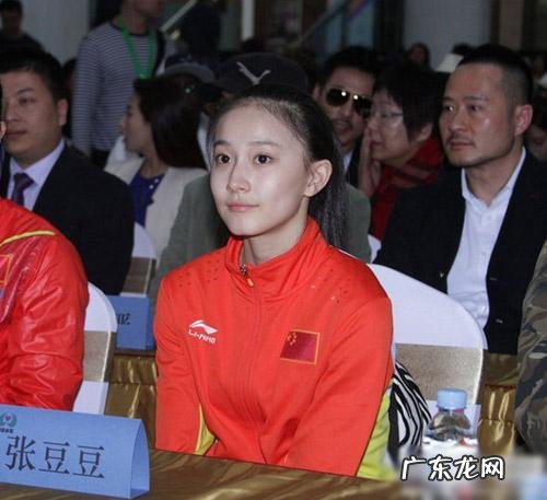 为什么花滑“小花”李子君会在22岁巅峰期宣布退役？