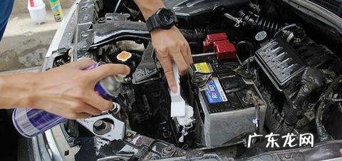 发动机舱怎么彻底清理 发动机舱脏了怎么清理
