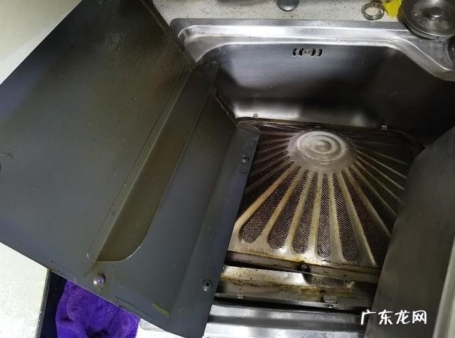 怎么清洗油烟机更干净 清洗油烟机用什么方法洗得干净