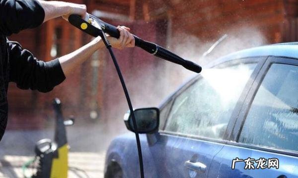 汽车清洗用什么洗好 汽车清洗的正确方法和注意事项