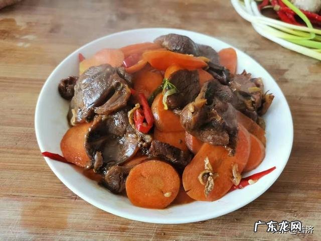 红萝卜和什么菜一起炒好吃?