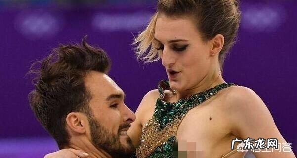 法国最美花滑女神衣服被滑落，尴尬场面如何应对？