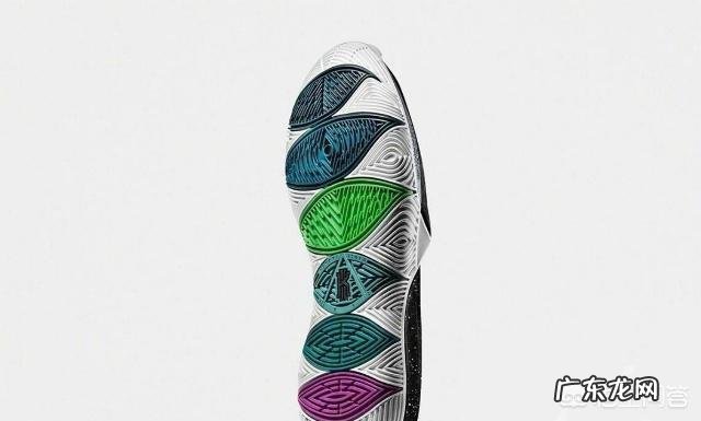 准备买球鞋,欧文4、欧文5和PG3选哪个