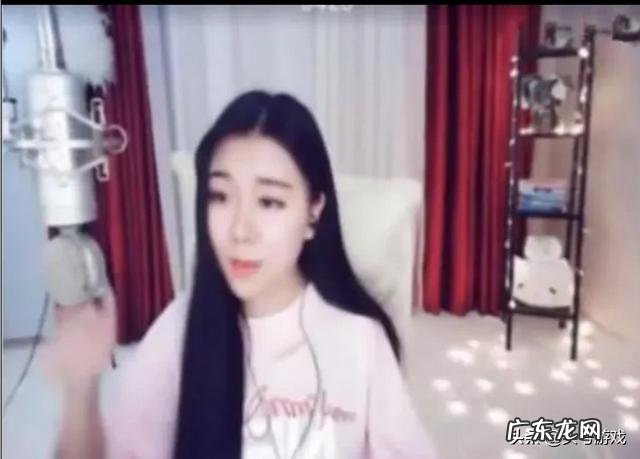 十大主播入驻斗鱼,LOL的pdd该何去何从