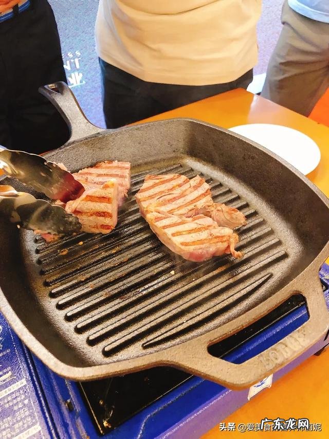 这段时间在减肥,今晚全家人要出去吃牛排,吃一顿牛排会长胖吗?