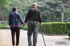 夫妻之间，一个积极向上，一个停滞不前，最后会怎样？