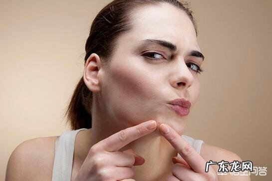 痘痘源源不断的长,和护肤品有关系吗