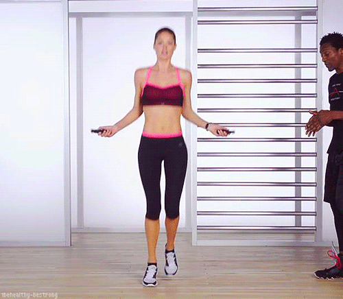 疫情之下,跳绳成了减肥者的“weiyi”选择,如何跳绳减肥效果好?