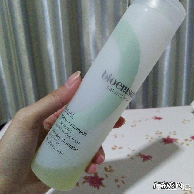 头发容易出油,头皮容易长痘怎么zhi疗才能很好的缓解