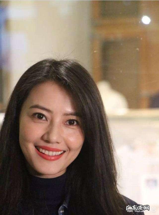 明星出名以后赚很多的钱，为什么不退出过普通人的生活