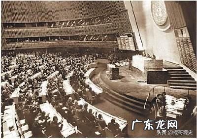 为什么影视作品里国民x军官都戴白手套?