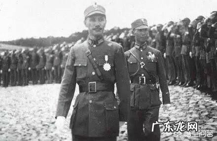 为什么影视作品里国民x军官都戴白手套?