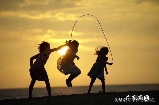 一个初三的学生跳绳一分钟能跳到300+个吗?