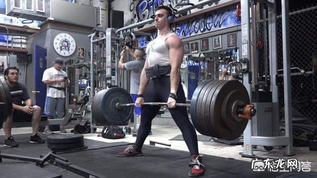 健身小白如何健身塑型,有器材推荐吗?