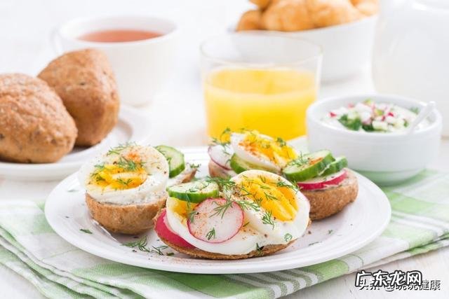 早餐600克粥200克牛奶一个鸡蛋一段玉米是不是多了?