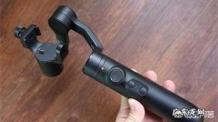 想入手一款手持手机云台，是选择大疆好还是小米好？