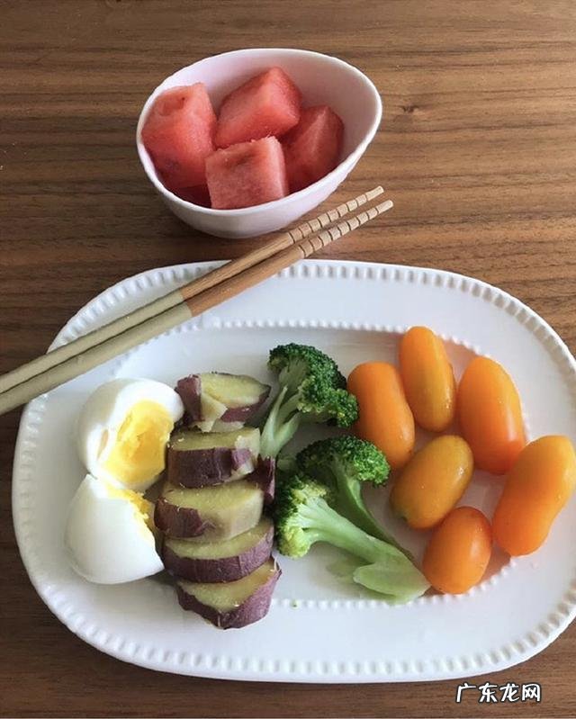 想有韩国女星的身材?看完秀智、朴信惠的减肥食谱估计就不想了呢