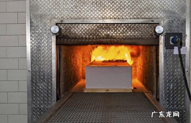 遗体被推进火化炉瞬间有什么变化多长时间变骨灰