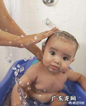 刚满月的宝宝,要不要给他做触觉刺激啊