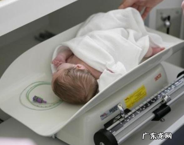 宝宝出生体重多少斤算标准 快出生的宝宝体重多少算达标
