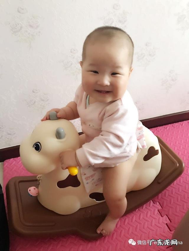 7-9个月幼儿动作发育