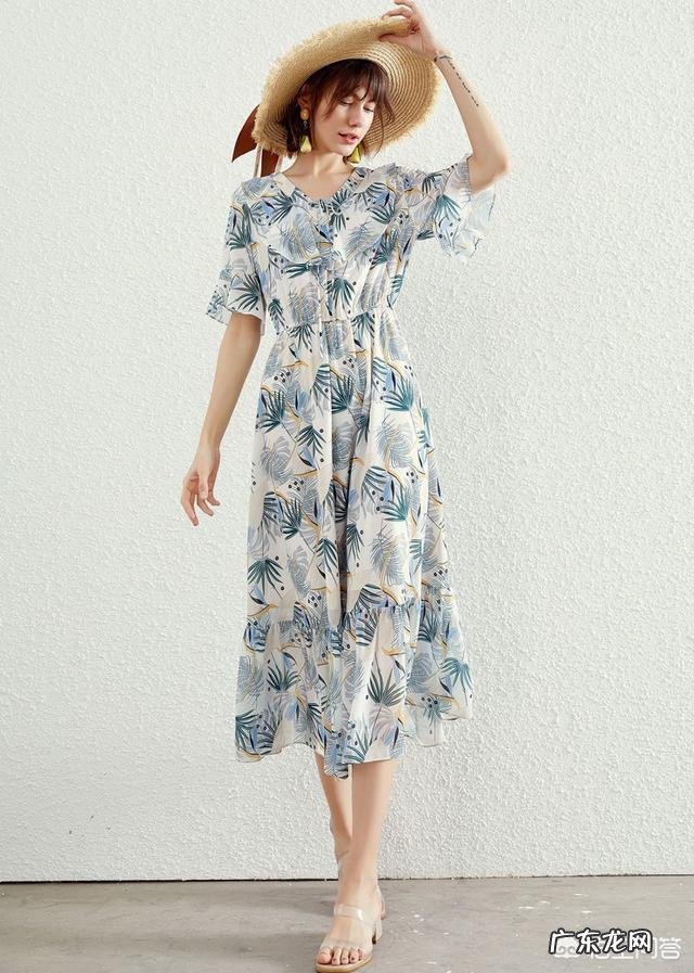 一米四七的个子重一百二穿什么样的裙子好看?