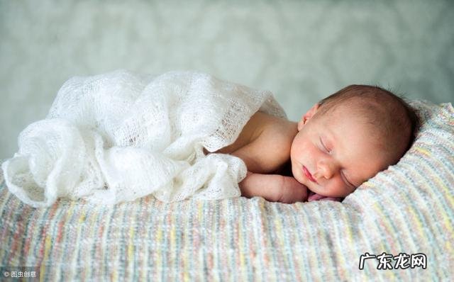 新生儿出生每个月体重增加多少 初生儿体重增加多少正常