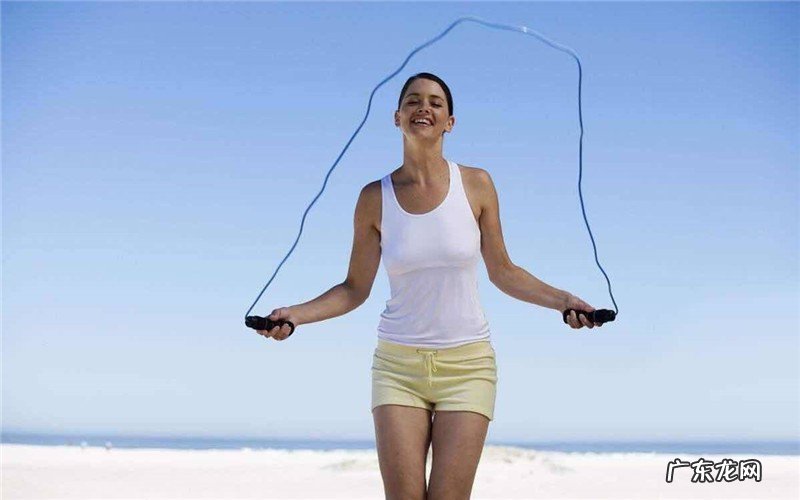 跳绳20分钟和跑步20分钟,一个月后哪个减肥更快