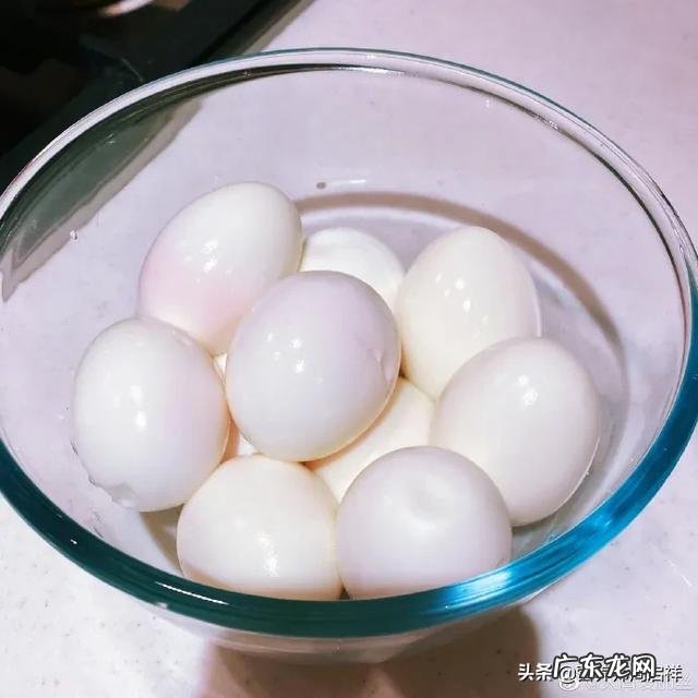 早上吃十个鸡蛋真的可以补充1天的蛋白质嘛