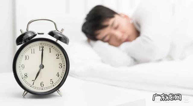 在繁华的都市,有多少人坚持晚上10点入睡你们怎么调节睡眠