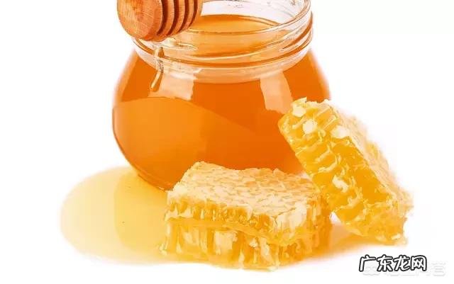 晚上睡觉前喝蜂蜜好还是牛奶好?