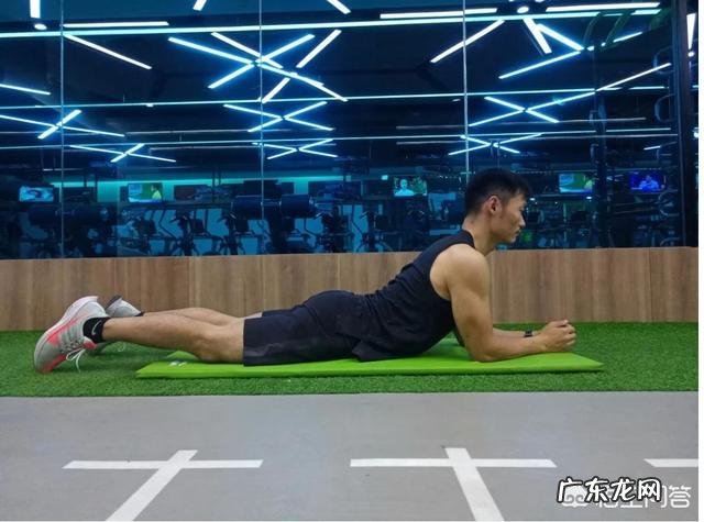 如何改善圆肩?是否需要在调整体态后,进行孤立训练?