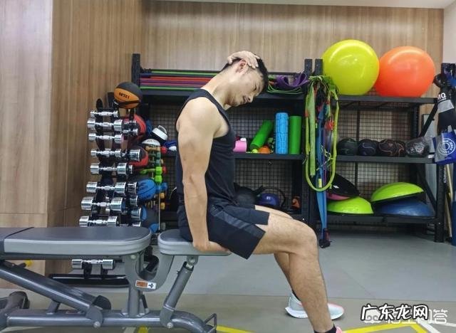 如何改善圆肩?是否需要在调整体态后,进行孤立训练?