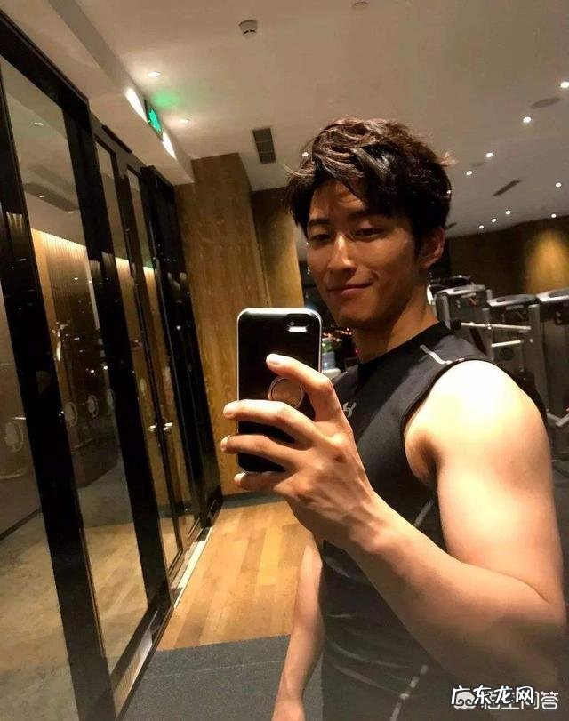 网络词“饭圈的举铁”是什么意思?