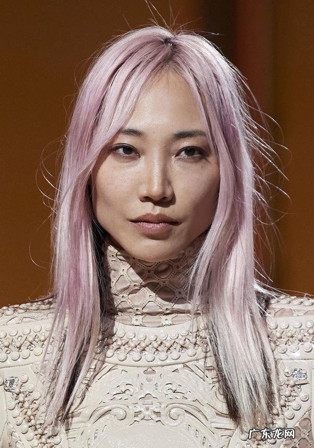 2022女生圆脸发型 发型女2022流行发盖头型