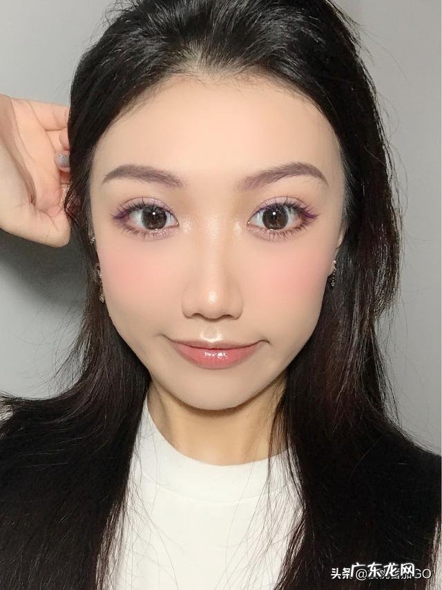 如何才能做到妆容持久不脱妆? 粉底液不脱妆不卡粉持久